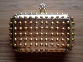 CLUTCH DE CAVEIRA COM SPIKES