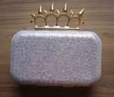 CLUTCH ANEL DE SPIKES COM GLITTER PRATEADO